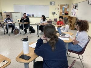 Students discuss timely topics in Spanish V class